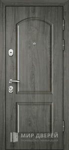 Входная дверь в деревянный дом №18 внешняя - фото